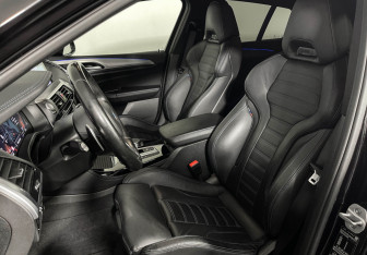 Подержанный автомобиль BMW X4 2021 года (17 фото)