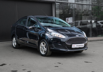Подержанный автомобиль Ford Fiesta Sedan 2016 года (3 фото)