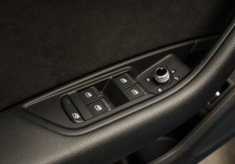 Подержанный автомобиль Audi A4 Sedan 2020 года (9 фото)