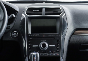 Подержанный автомобиль Ford Explorer 2019 года (8 фото)