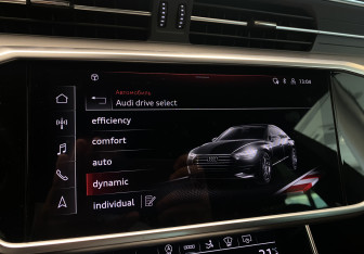 Подержанный автомобиль Audi A7 2021 года (25 фото)