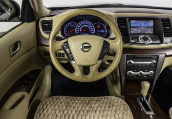 Подержанный автомобиль Nissan Teana 2011 года (10 фото)