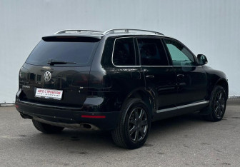 Подержанный автомобиль Volkswagen Touareg 2007 года (5 фото)