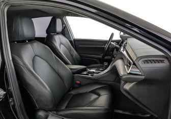 Подержанный автомобиль Toyota Camry Sedan 2020 года (24 фото)