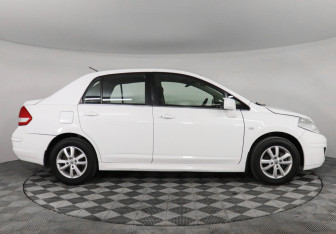 Подержанный автомобиль Nissan Tiida Sedan 2013 года (4 фото)