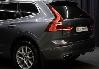 Подержанный автомобиль Volvo XC60 2019 года (25 фото)