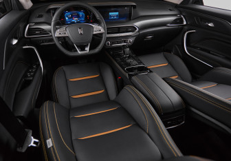 Новый FAW Bestune T77 2024 (8 фото)