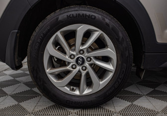 Подержанный автомобиль Hyundai Tucson 2016 года (17 фото)