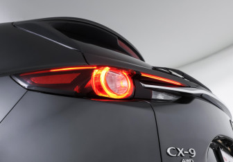 Подержанный автомобиль Mazda CX-9 2020 года (23 фото)