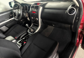 Подержанный автомобиль Suzuki Grand Vitara 2007 года (10 фото)