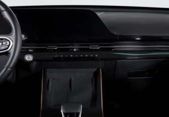 Подержанный автомобиль Omoda C5 2024 года (13 фото)