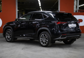 Подержанный автомобиль Lexus NX 2018 года (7 фото)