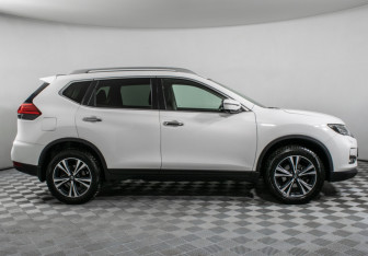 Подержанный автомобиль Nissan X-Trail 2019 года (4 фото)