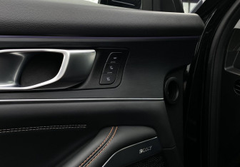 Подержанный автомобиль Changan UNI-K 2023 года (23 фото)