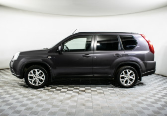 Подержанный автомобиль Nissan X-Trail 2014 года (8 фото)