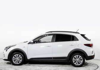 Подержанный автомобиль Kia Rio Hatchback 2022 года (6 фото)