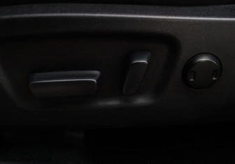 Подержанный автомобиль Toyota Highlander 2014 года (17 фото)