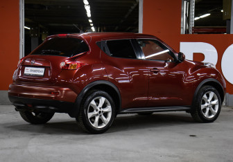 Подержанный автомобиль Nissan Juke 2012 года (5 фото)