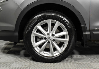 Подержанный автомобиль Nissan Qashqai 2015 года (7 фото)