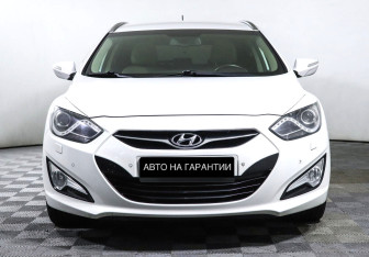 Подержанный автомобиль Hyundai i40 Wagon 2012 года (2 фото)