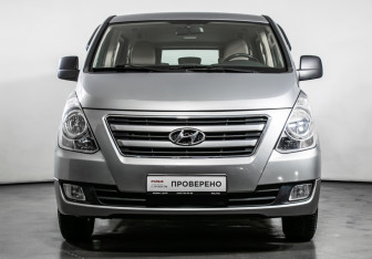 Подержанный автомобиль Hyundai H-1 2018 года (2 фото)