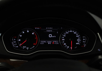 Подержанный автомобиль Audi Q5 2017 года (26 фото)