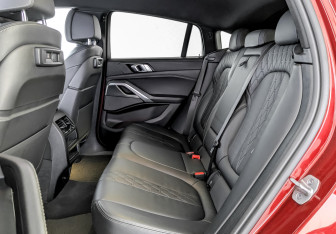 Подержанный автомобиль BMW X6 2020 года (12 фото)