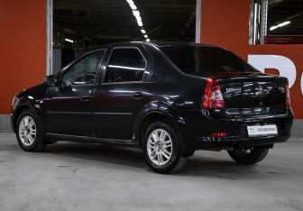 Подержанный автомобиль Renault Logan Sedan 2011 года (7 фото)