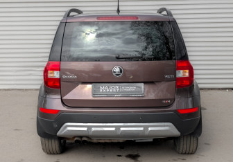 Подержанный автомобиль Skoda Yeti 2015 года (6 фото)