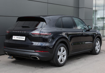 Подержанный автомобиль Porsche Cayenne 2018 года (5 фото)
