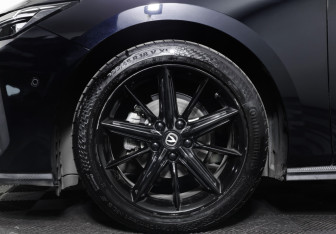 Подержанный автомобиль Changan UNI-V 2023 года (28 фото)