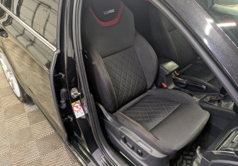 Подержанный автомобиль Skoda Octavia RS Wagon 2020 года (22 фото)