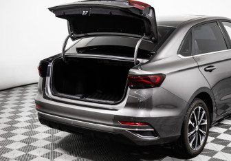 Подержанный автомобиль Geely Emgrand 2024 года (16 фото)