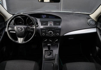 Подержанный автомобиль Mazda 3 Sedan 2013 года (9 фото)