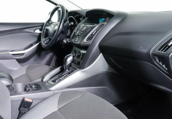 Подержанный автомобиль Ford Focus Hatchback 2013 года (9 фото)