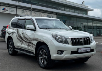 Подержанный автомобиль Toyota Land Cruiser Prado 2012 года (3 фото)