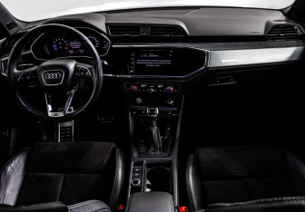 Подержанный автомобиль Audi Q3 2019 года (11 фото)