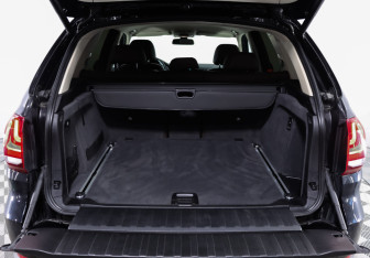 Подержанный автомобиль BMW X5 2016 года (13 фото)