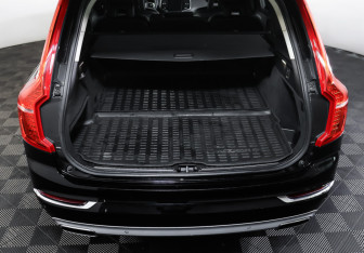 Подержанный автомобиль Volvo XC90 2018 года (10 фото)