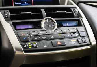 Подержанный автомобиль Lexus NX 2016 года (13 фото)