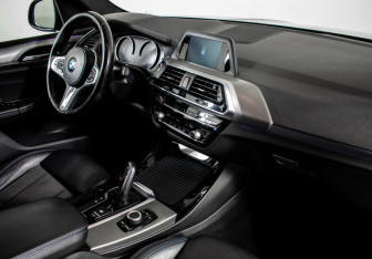 Подержанный автомобиль BMW X3 2019 года (10 фото)