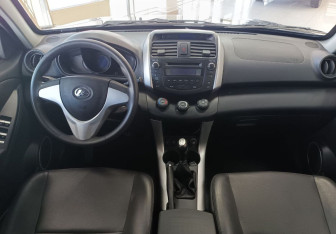 Подержанный автомобиль Lifan X60 2014 года (10 фото)