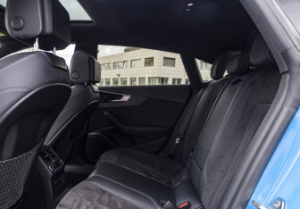 Подержанный автомобиль Audi A5 Liftback 2020 года (15 фото)