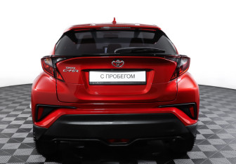 Подержанный автомобиль Toyota C-HR 2020 года (6 фото)