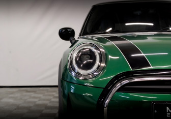 Подержанный автомобиль MINI Hatch 2021 года (18 фото)