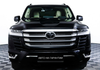 Подержанный автомобиль Toyota Land Cruiser Suv 2021 года (2 фото)