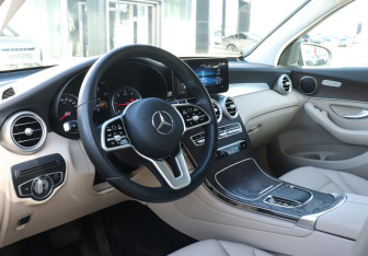 Подержанный автомобиль Mercedes-Benz GLC Coupe 2021 года (12 фото)