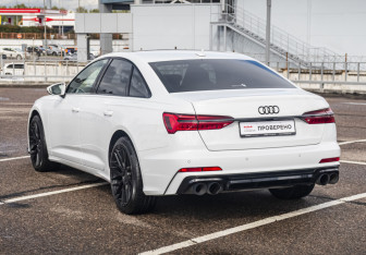 Подержанный автомобиль Audi A6 Sedan 2020 года (7 фото)