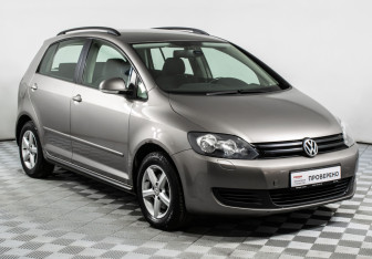Подержанный автомобиль Volkswagen Golf Plus 2012 года (3 фото)