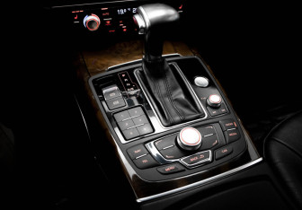 Подержанный автомобиль Audi A6 Sedan 2013 года (19 фото)
